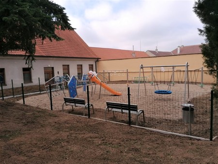Unser neuer Kinderspielplatz in Horní Újezd, Tschechien.